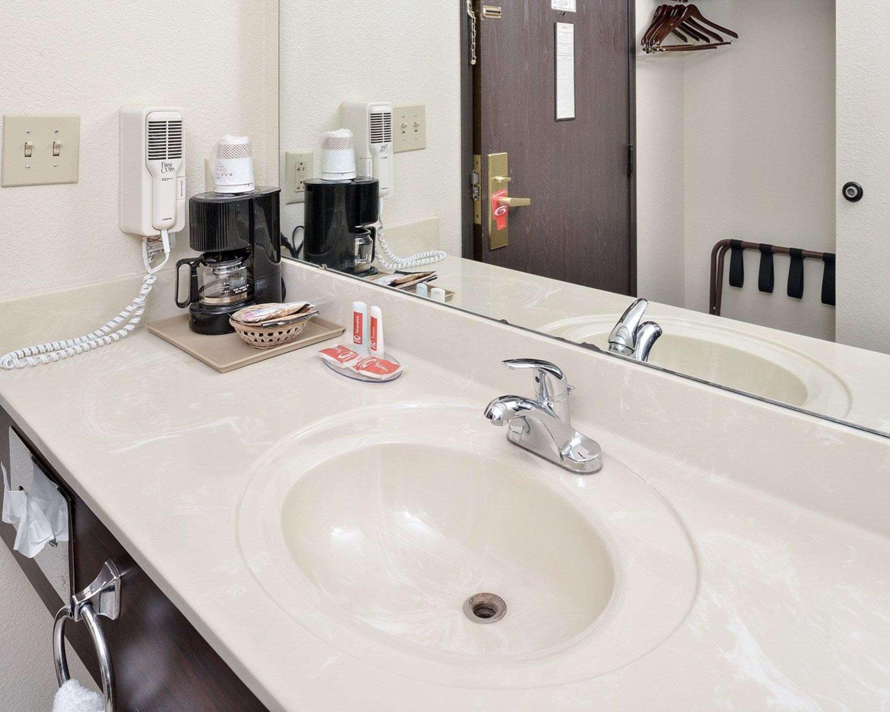 Econo Lodge Inn & Suites Shelbyville Exteriér fotografie