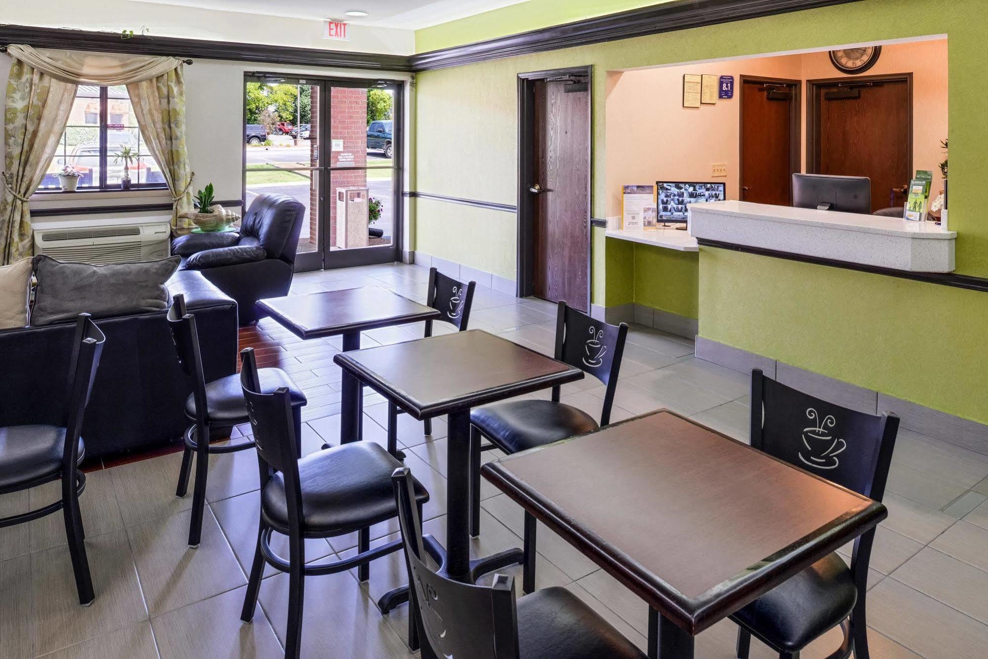 Econo Lodge Inn & Suites Shelbyville Exteriér fotografie